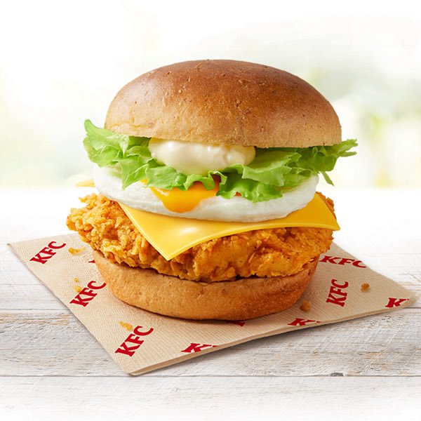 ______hnjs's tweet photo. ＼今年もこの季節が🍔🍳 ／

ケンタッキー

🥚とろ～り月見チーズフィレバーガー
🧀とろ～り月見チーズ和風カツバーガー
🥚とろ～り月見ツイスター
💛9年の時を経てエッグタルトがカムバック

🗓8月30日［数量限定］ https://t.co/s4bnHATU0y