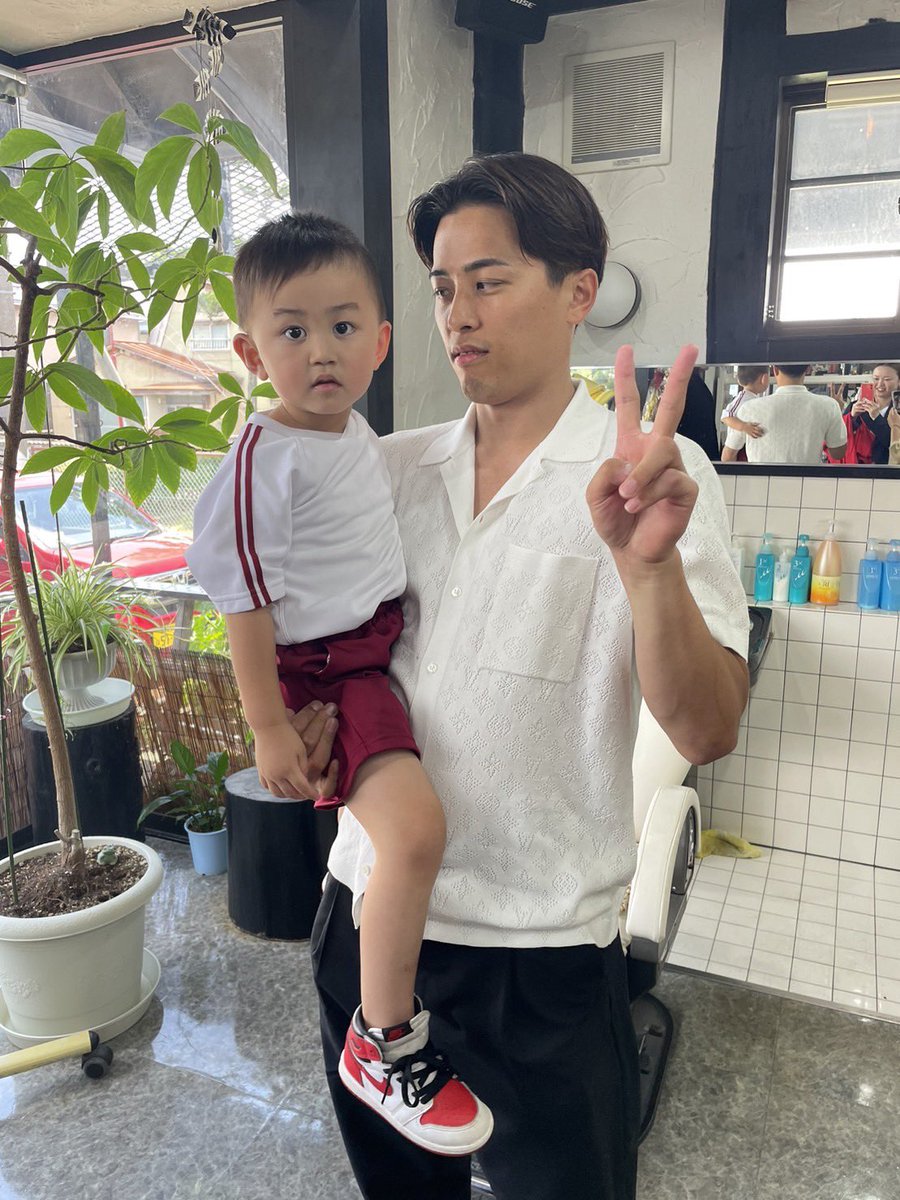 F4SZjk0bEAAnnET.jpg?format=jpg