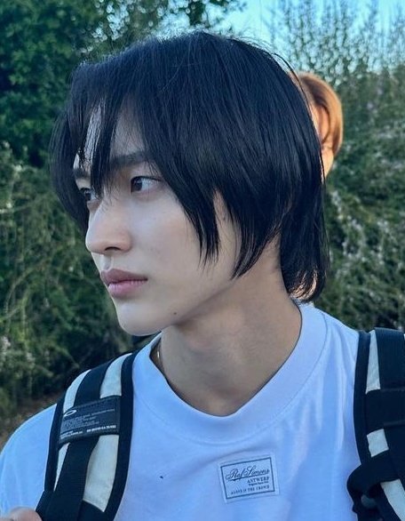 parkwonbinpics's tweet image. Just look at his side profile...he is perfect!!