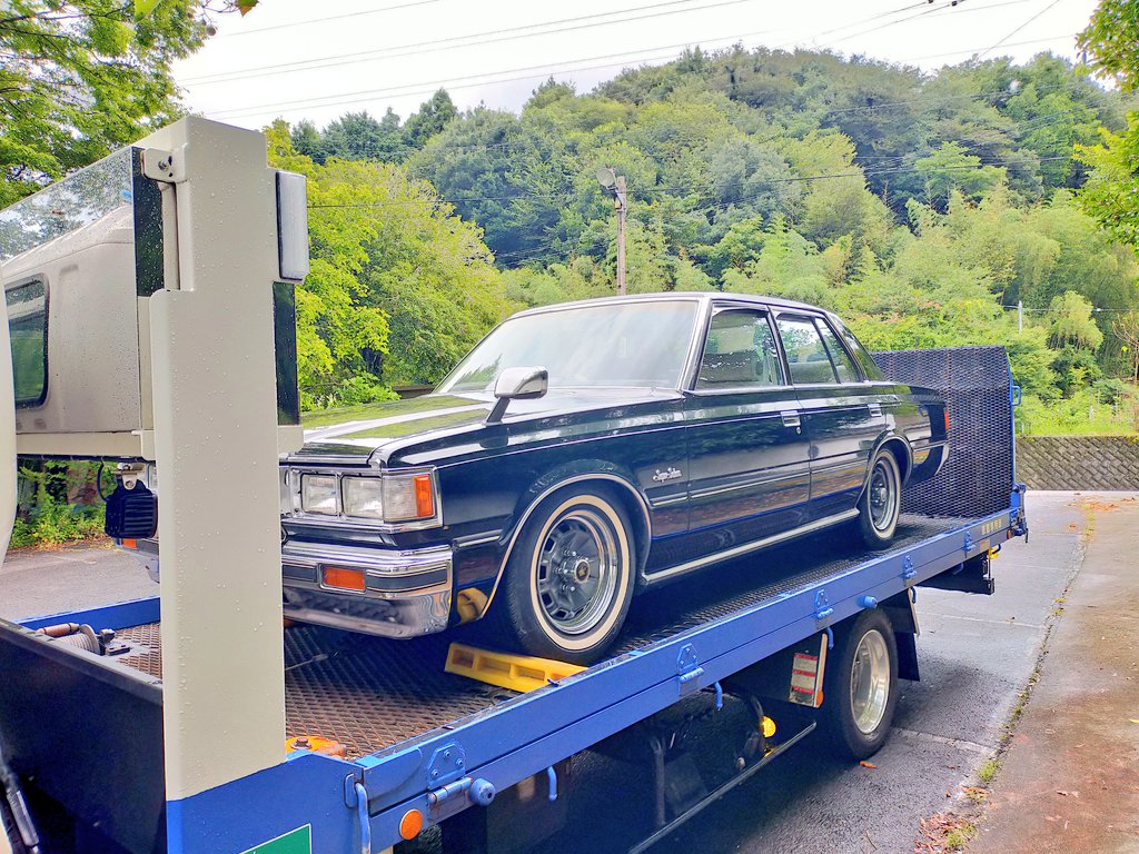 L_GS126V's tweet photo. リヤブレーキを引き摺ってた黒号、本日ドナドナ入院しました。
オーバーホールのシールキットと、念のためキャリパーも買っておいて良かったよ!(良かった探し…)
#クラウン #クラウンセダン
#MS110 https://t.co/xTzCPlaH9t