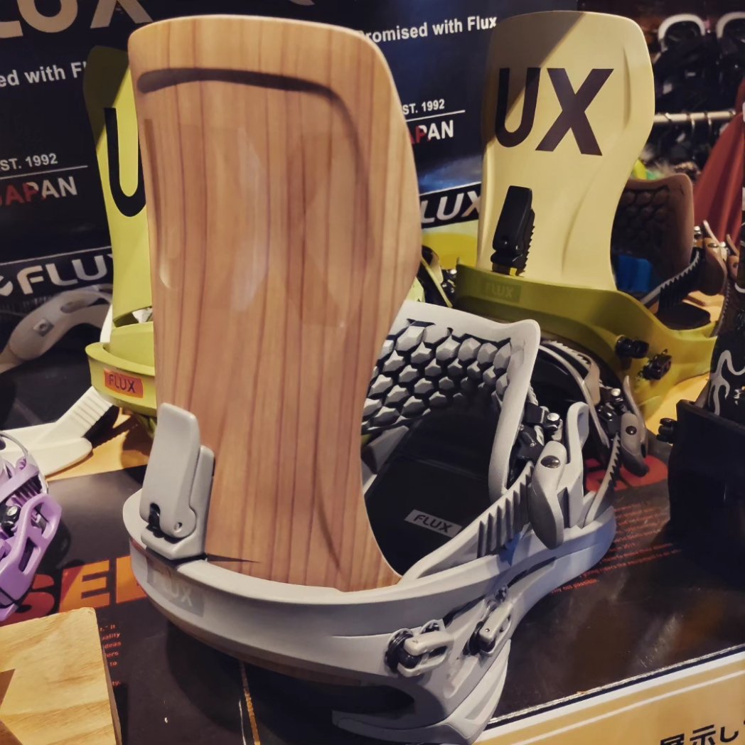 jack_snow's tweet photo. ✨新しい【FLUX】XF はハイバックローテーション調節穴が5つになりました!
この機能はぜひ使っててみてください🤓👍
店内に展示中です!
#fluxxf
#fluxbindings
#スノーボードカービング
#スノーボードフリーラン
#冬の準備
#もうすぐ冬
#かながわpay使えます https://t.co/tek0fa8aXW