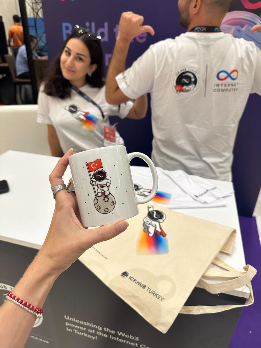 DFINITY Foundation tweet media