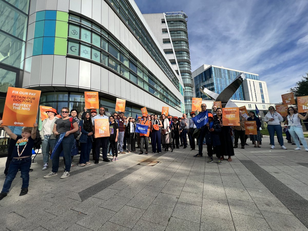 Dr Rinesh Parmar tweet media