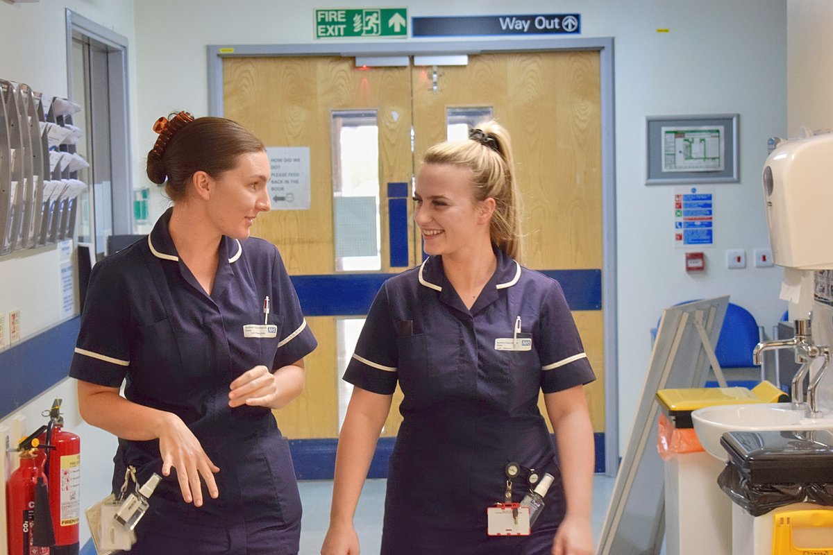 Leah (right) qualified as a Nurse two years ago &amp; is now a Ward Sister on our Trauma Assessment Unit

If you would like to join a nursing team which harnesses ambition, consider major trauma <a href="/SalfordCO_NHS/">Salford Care Organisation</a>.

🤩  We’re recruiting experienced band 5 nurses
orlo.uk/KvdNX