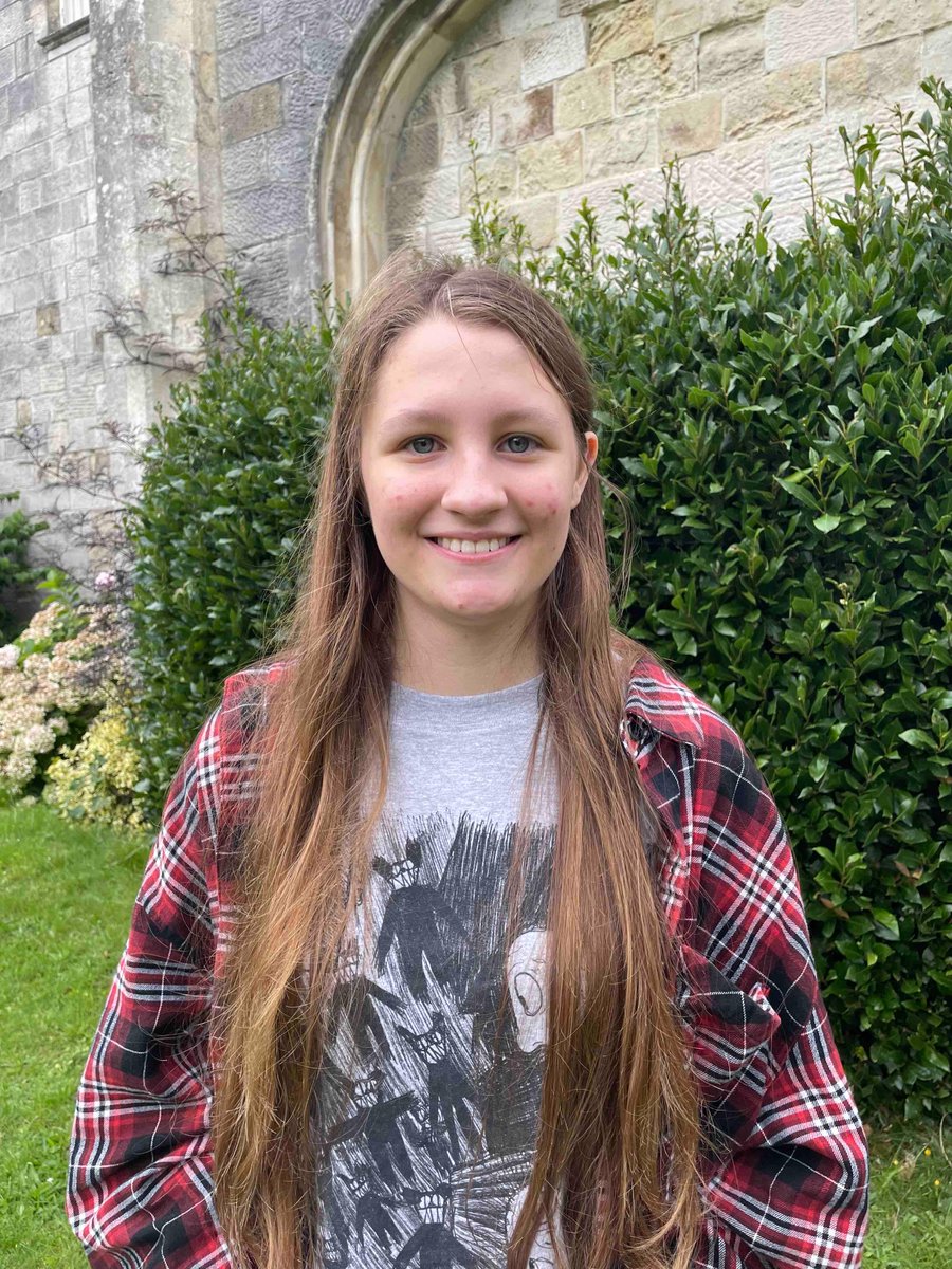 KGABayHouse's tweet photo. We are celebrating our fantastic students who have achieved wonderful GCSE results. Congratulations to you all! Lizzie Wood got four 9’s, two 8’s, a 7 and a 6 as well as an A in additional maths. #gcseresults https://t.co/F7Z3ZNbMom