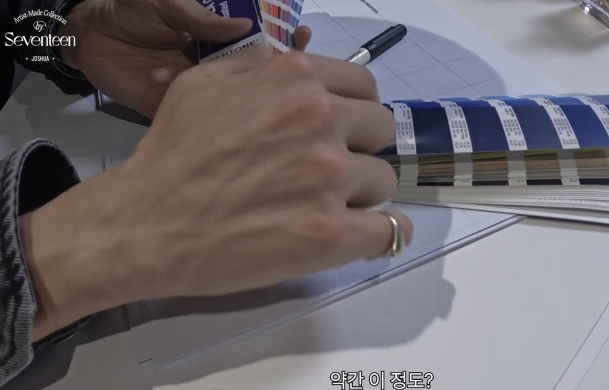 선량한 누룽이 표정 귀엽다 헤헷하다가 손 보고 기절함
