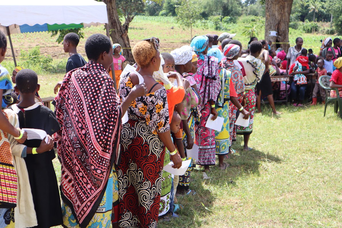 The #FreeMedicalCamp in partnership with Shalom Outreach &amp; <a href="/hopecitadelFDN/">HOPE Citadel Foundation</a> has officially kicked off today with hundreds streaming in to access the #FreeMedicalServices at the Mtepeni Dispensary in Mtepeni, Kilifi County. 

@HamisiKirenga