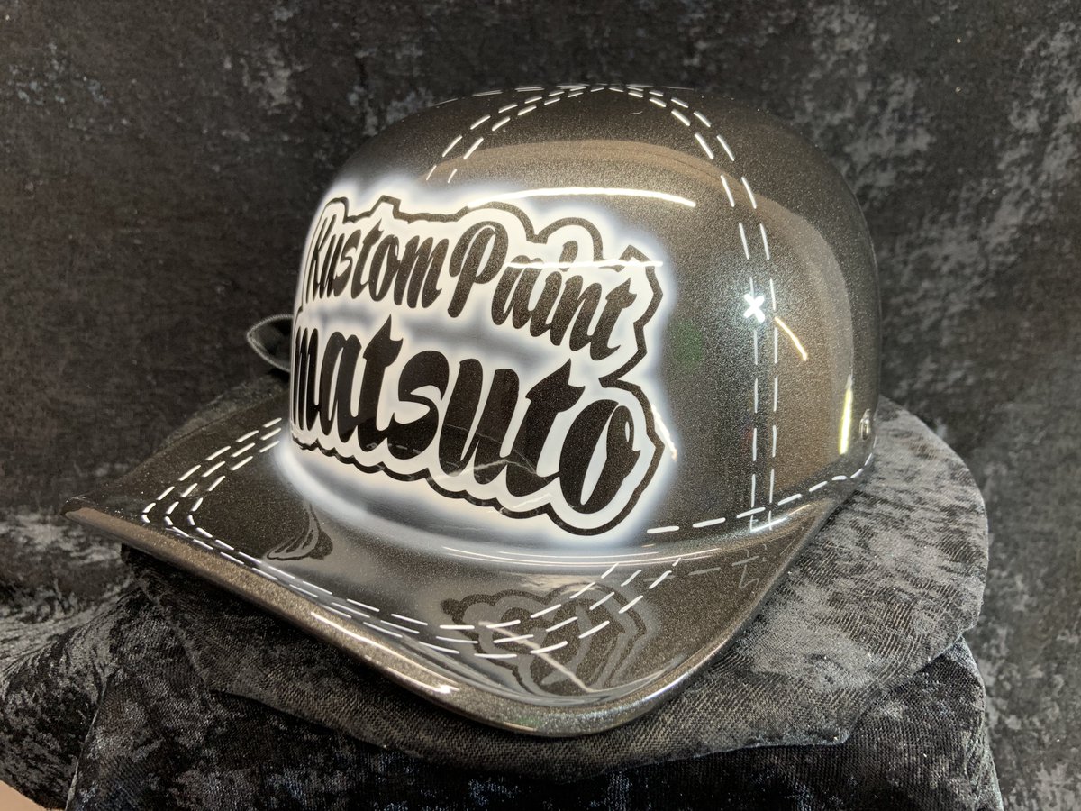 matsuto_riku's tweet photo. 【プレゼント企画】RP&amp;フォローで一名様に画像のペイント済みヘルメットをプレゼント！
応募期間は2023/8/28日月曜24時まで！
このツイートをリポストして松塗アカウントをフォローするのみ！
よろしく！✋
#松塗 #カスタムペイント https://t.co/D8PedYW4nx