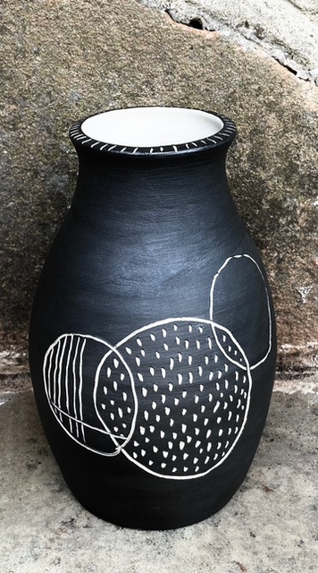 Deborah Penzer makes 'Thrown & handbuilt domestic ware' & is part of #CeramicsinSouthwell2023 on SUN 27 AUG, 10-4.30, Market Sq, #Southwell NG25 0FS. 

See: ceramicsinsouthwell.org.uk/cis-2023

#ceramics #pottery #ceramicsfair #potteryfair #contemporaryceramics #potter #potters #Notts