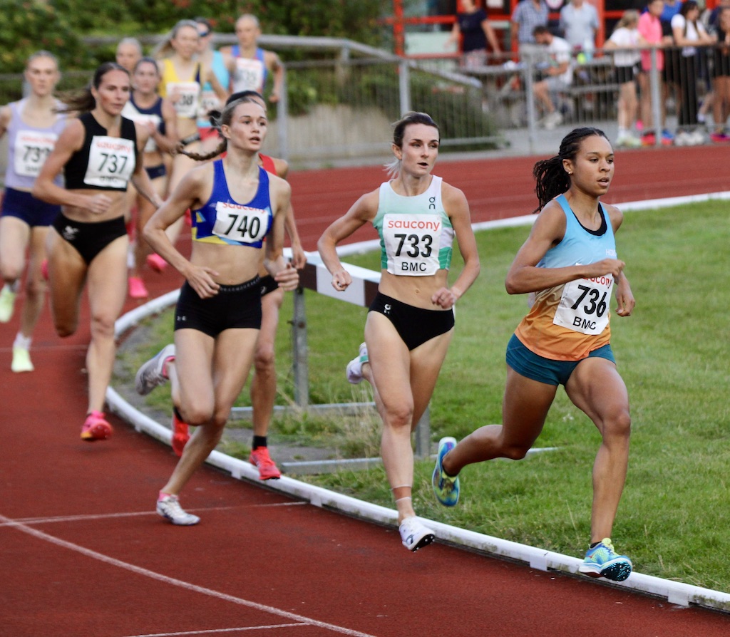 Videos of all the @BritishMilers races plus open 1500s (7 to 12) and both 3000s from Watford last night here - youtube.com/playlist?list=…