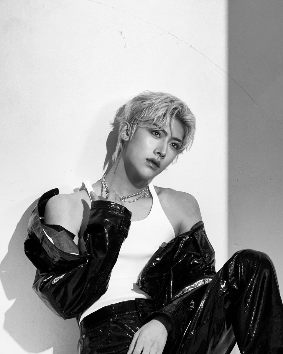 DOUBLEBASEONE_'s tweet photo. 📸 — zb1official instagram update

“MOOD”

#ZEROBASEONE #제로베이스원 #ZB1 #ZB1ZONE @ZB1_official https://t.co/QxBnx1me3M