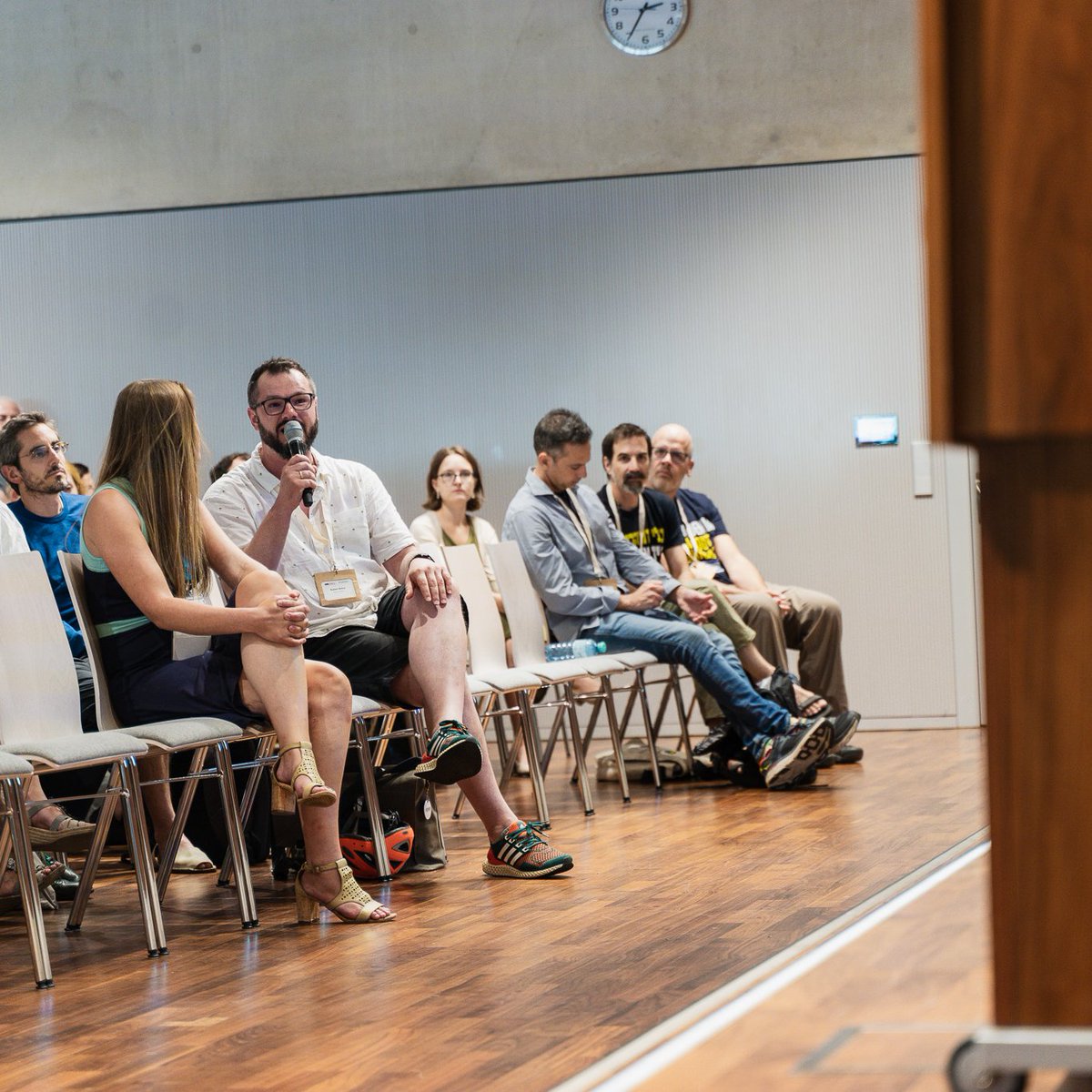 susafiedler's tweet photo. Another #spudm2023 standout moment yesterday? Diving deep into political decision-making nuances with @MagratheanTimes. Emphasizing the crucial role of solid empirical evidence in pivotal decisions. Grateful for the enlightening session! 📷 #PoliticsAndScience @wu_vienna. https://t.co/JuN23Fskhb