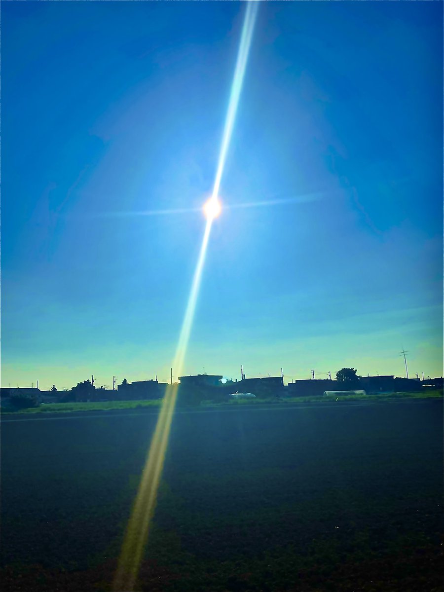 明日は、
サラリーマン最終日！
紆余曲折のリーマン生活だったなと
感慨深い♪
最終出社、楽しんで来ます♪