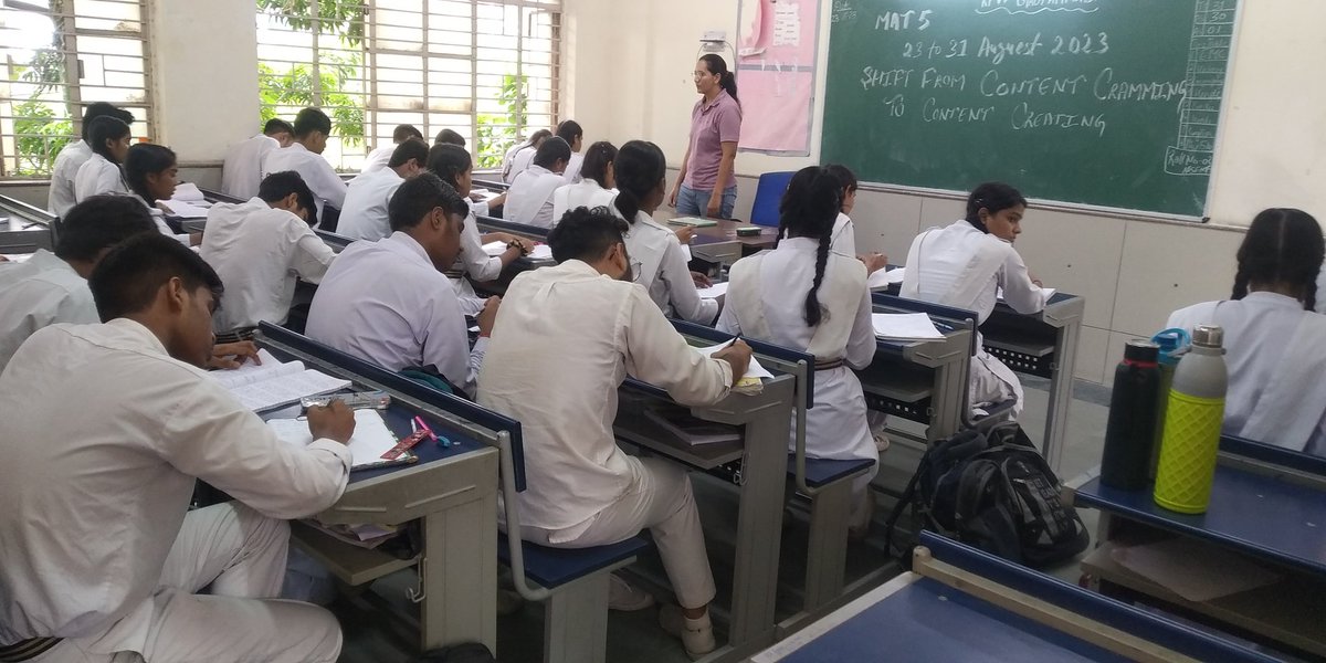 SemaltyRakesh's tweet photo. Writing right answers is good but creating right questions leads to many answers!

Students of #RpvvAsoseGP have made shift from content cramming to content creating.

#MAT5 requires students to design 20 marks question paper in 40 minutes based on prescribed blue print &amp; units. https://t.co/q0OiEXY284