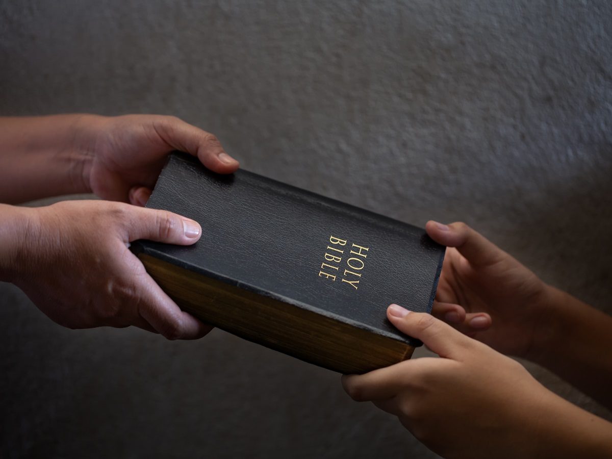 jeviensbientot's tweet photo. Monde: 35,5 millions de bibles distribuées en 2022, en hausse par rapport à 2021
https://t.co/NtymxgXMR4 https://t.co/xUsJ9OIxBS