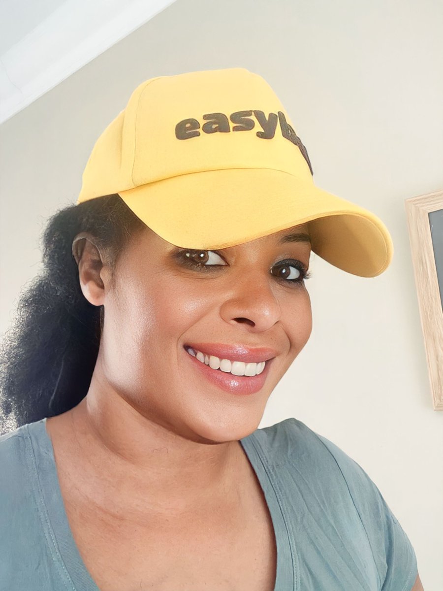 beautypearls85's tweet photo. #YellowThursday🍯🍯#YellowArmy 🐝
#YellowNation🤑 #Easybetbae 🐝🐝🐝 https://t.co/60LFsGMKkI