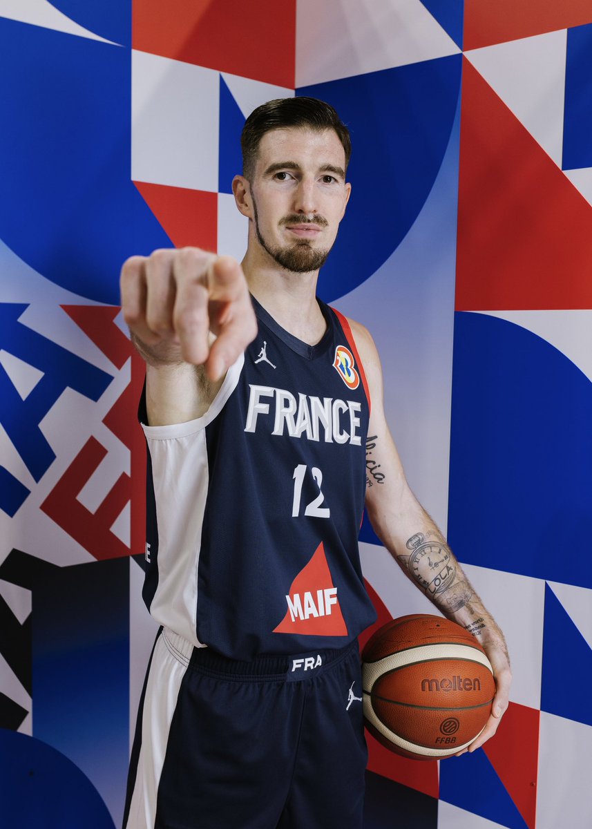 NandoDeColo's tweet photo. 🔵⚪️🔴 @FRABasketball @FIBAWC https://t.co/RJMJNlDq26