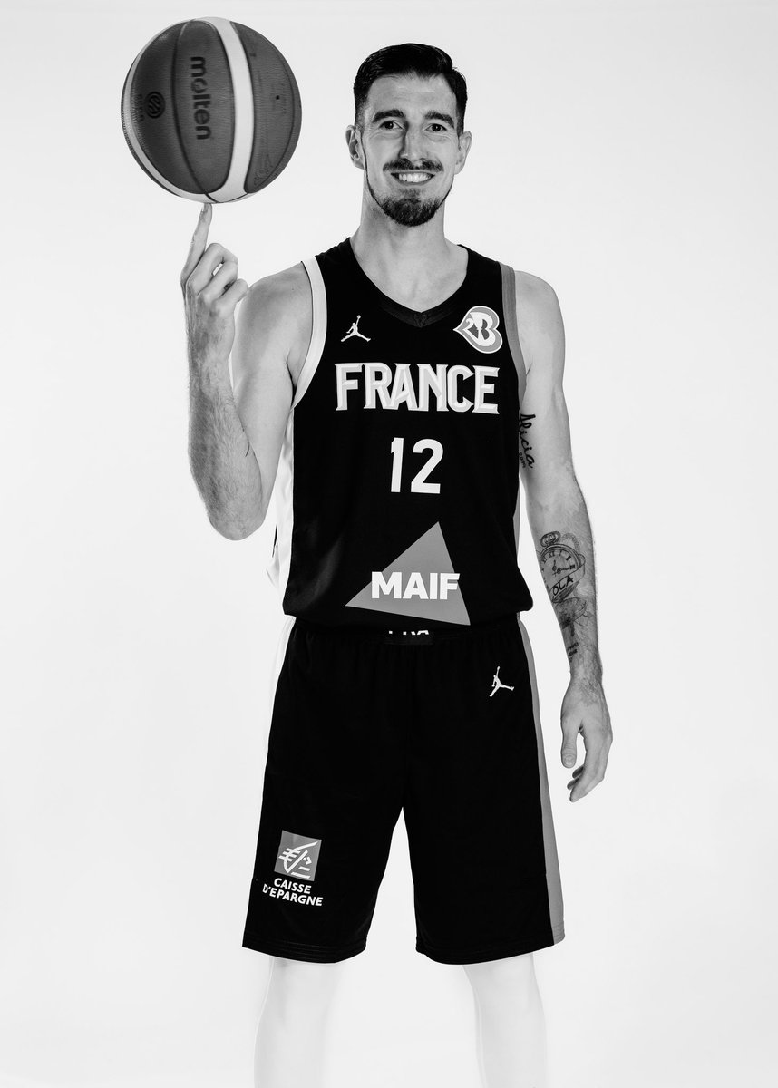 NandoDeColo's tweet photo. 🔵⚪️🔴 @FRABasketball @FIBAWC https://t.co/RJMJNlDq26