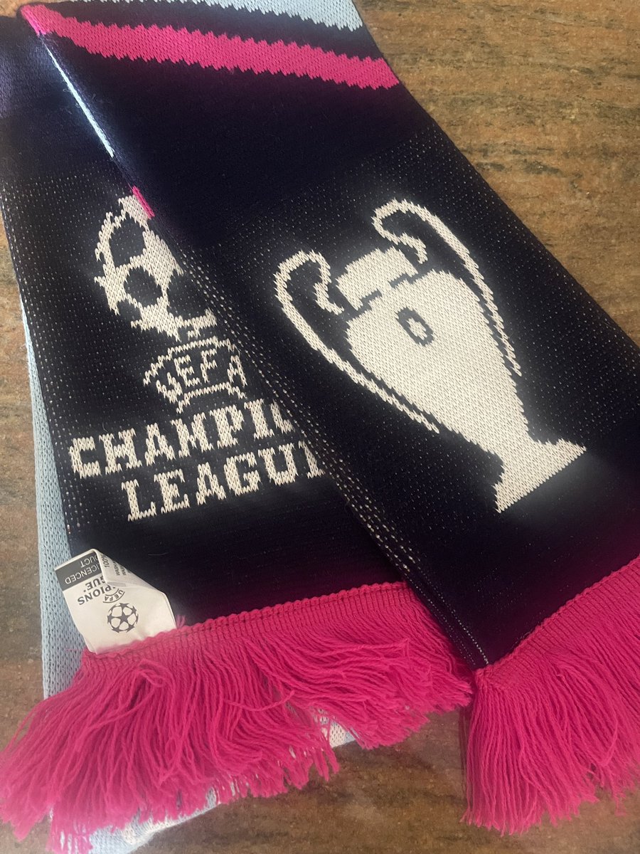 Still chuckle when I see this UEFA shop Istanbul23 final City scarf …. 0 …. Why put 0 🤣🤣 pisstakers …