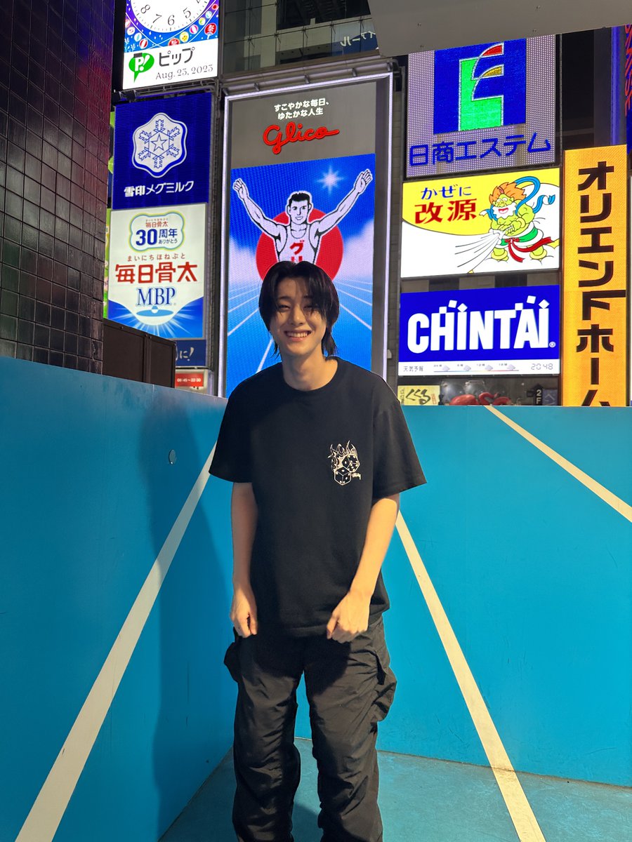 WEi_Official_JP's tweet photo. [#ヨンハ] 無事に到着しました いい思い出を作ってくれてありがとう https://t.co/6vcIfChS8W