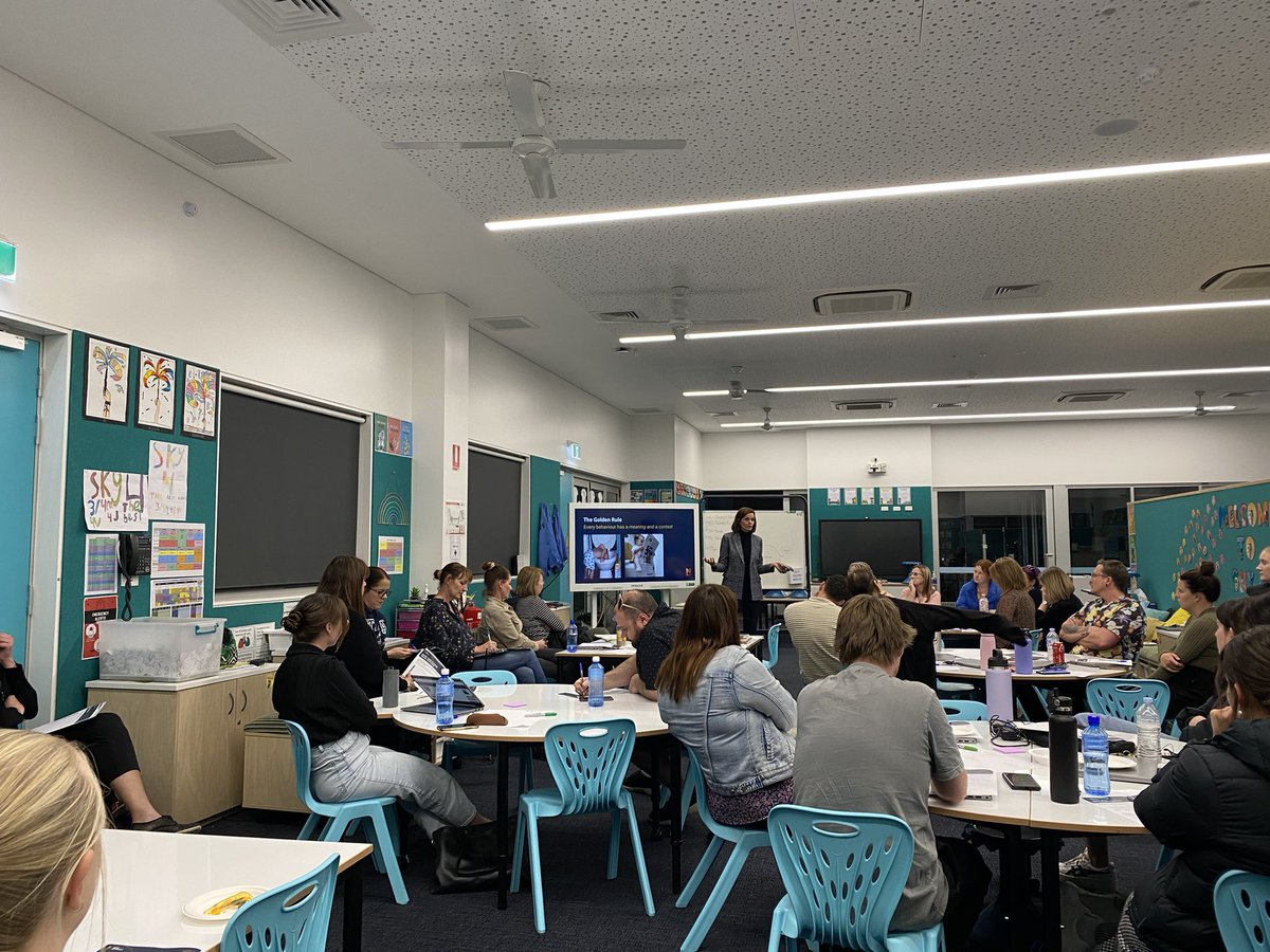 Twilight PL with <a href="/RealSchools1/">RealSchools</a> Marion led a fabulous session launching our partnership. @AshtonfieldPS