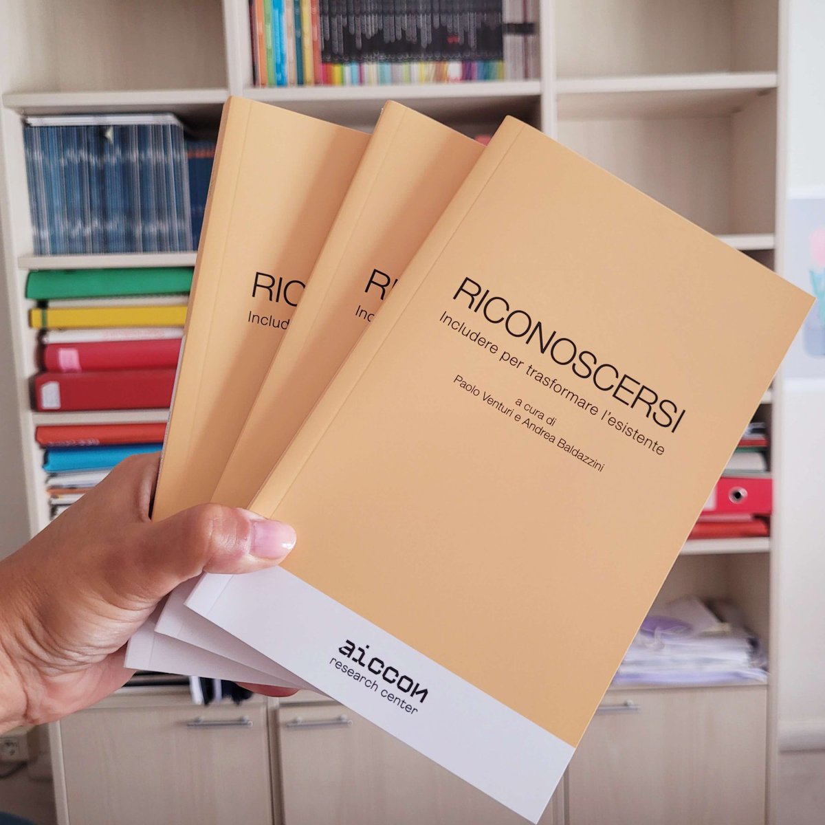 AICCONnonprofit's tweet image. 📷 Sono appena arrivati in ufficio gli Atti che raccolgono tutte le relazioni e le presentazioni delle #gdb2022 &quot;RICONOSCERSI. Includere per trasformare l&apos;esistente&quot;.
📷 I primi 400 sono già in partenza ed una copia sarà consegnata a Bertinoro ai partecipanti dell&apos;edizione 2023.