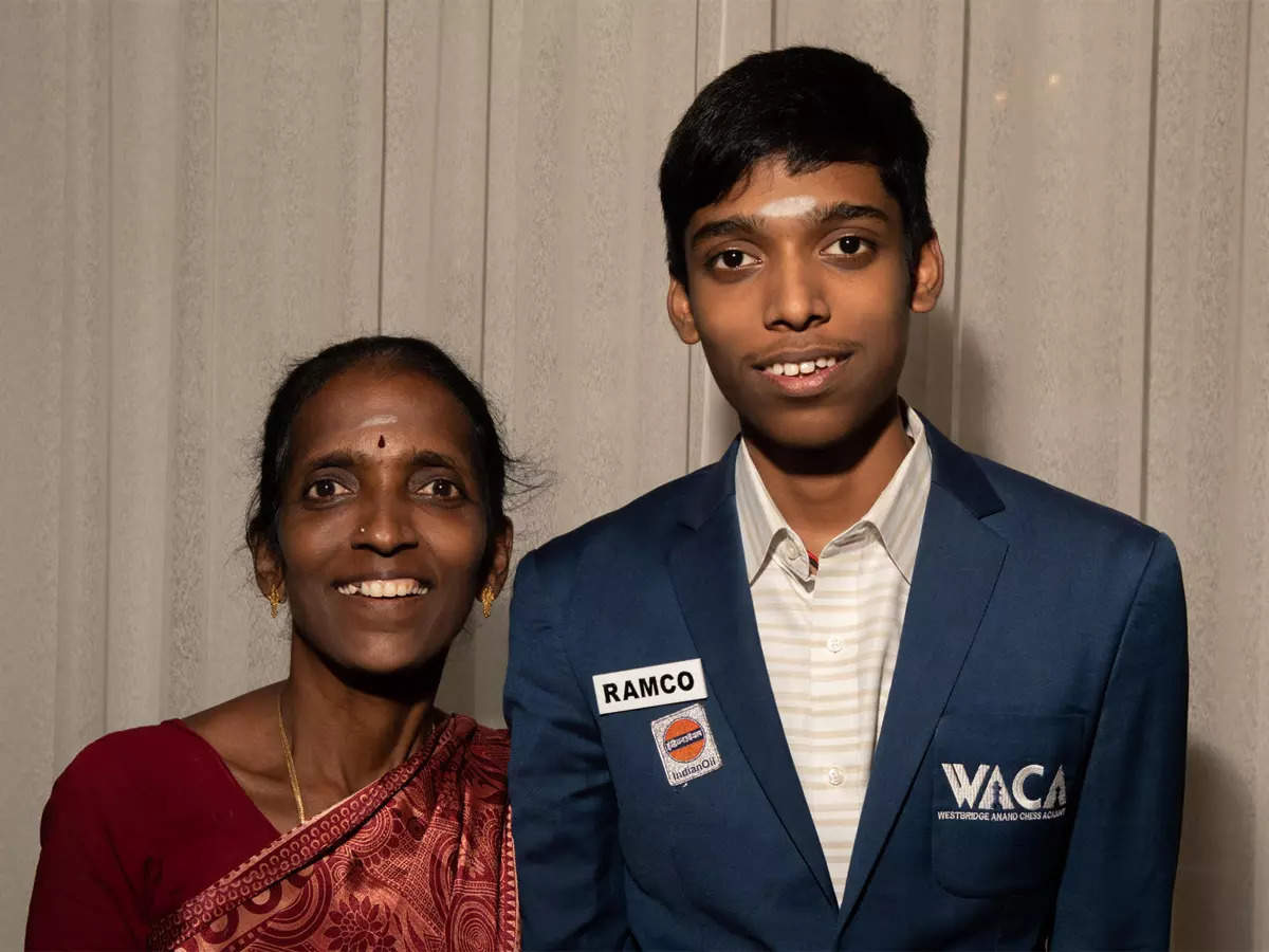 A huge round of applause for Nagalakshmi Ma'am, R. Praggnanandhaa's mother. She is the reason why the Grandmaster & his sister love chess. Not only does she accompany her son to his tournaments, but she also carries a cooker around the world so that he can enjoy his favourite