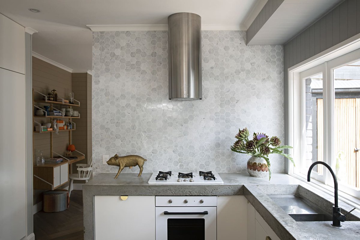 SpaceCentreLtd's tweet photo. From cluttered to chic! Explore the rising trend of hidden spice pantries that Instagram can't get enough of. A blend of organisation and elegance awaits https://t.co/PgD1Cc85u4 

#HomeOrganisation #InstaKitchen https://t.co/zwaMEs6eLM