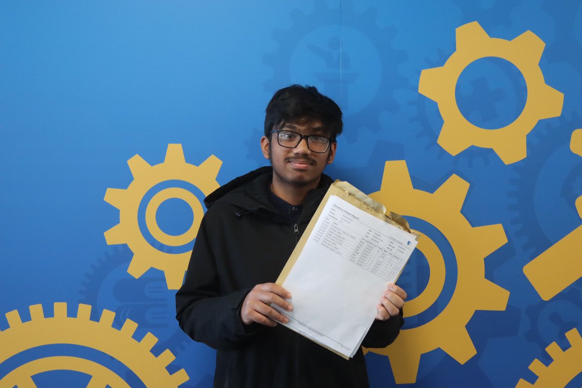 Massive congratulations to Mohammed Rakin who achieved grade 7’s in Business, English and Geography and grade 9’s in French, Science, Italian and Maths. He will be studying A – Levels in Computer Science, Physics and Maths! We wish you all the best! #GCSEResults2023 #gcse2023