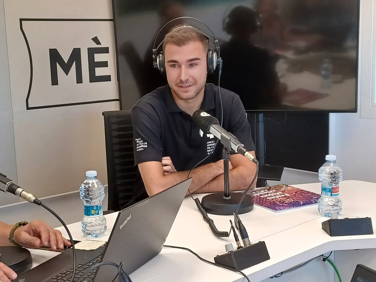 <a href="/SomAlaquas/">Som Alaquàs</a> <a href="/tonisaura/">Toni Saura #SomiantAlaquàs</a> <a href="/fvmpendirecto/">FVMP</a> <a href="/SandraC98815881/">Sandra Conde</a> 🎼Pau Galindo, membre de l'Associació <a href="/cant_carxofa/">Associació Amics Cant de la Carxofa Alaquàs</a>, es mostra satisfet per l'evolució del seu col·lectiu: "Enguany tenim 40 xiquetes i xiquets en el Cor de la Carxofa, això demostra que no només volem mantindre la festa, també volem fer-la créixer".