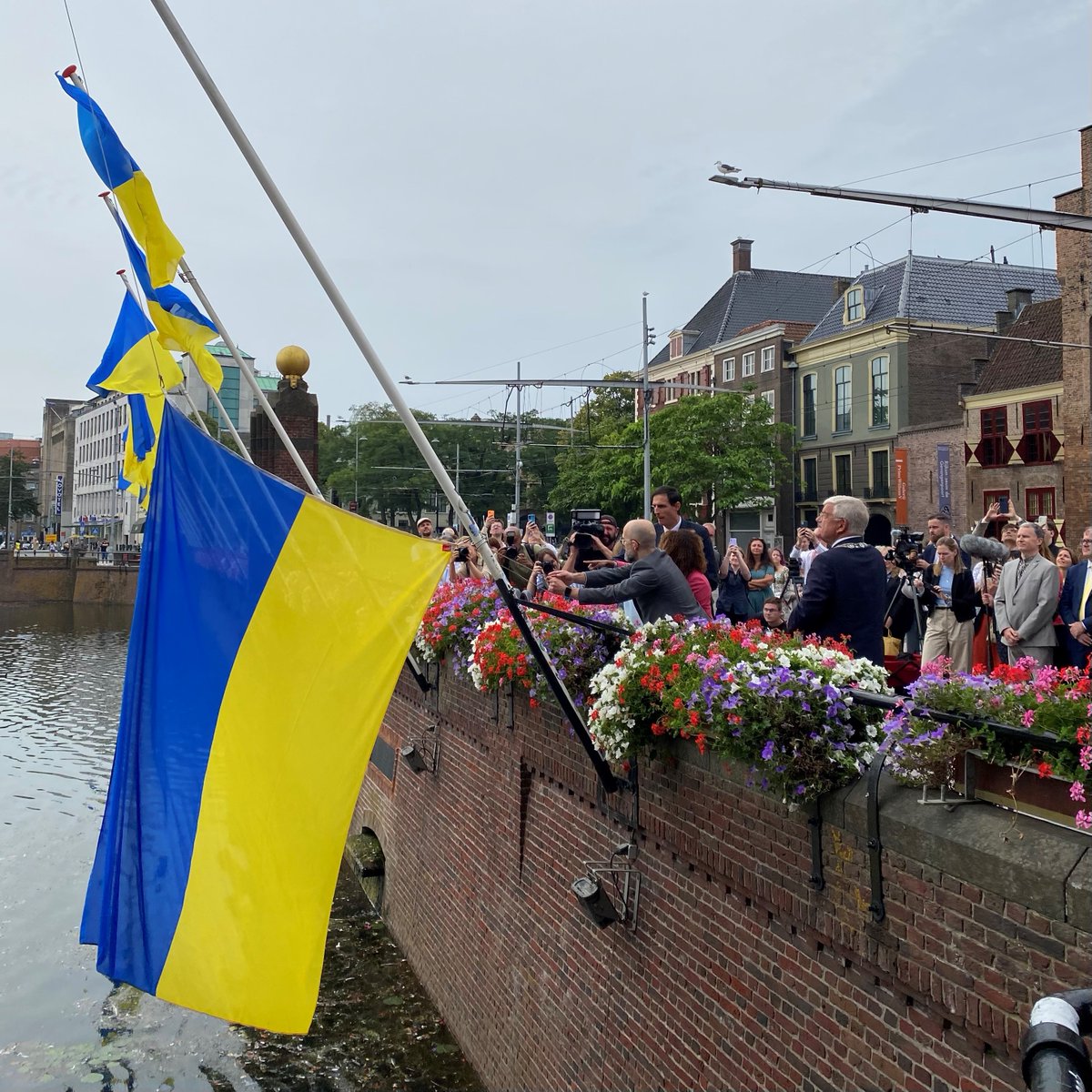 Today is Ukraine’s Independence Day. A particularly important day at a time when Ukrainians are fighting for freedom. President Zelensky’s visit to Denmark illustrated the strong bond between our countries. The day was also marked with a ceremony in The Hague. #SlavaUkraini