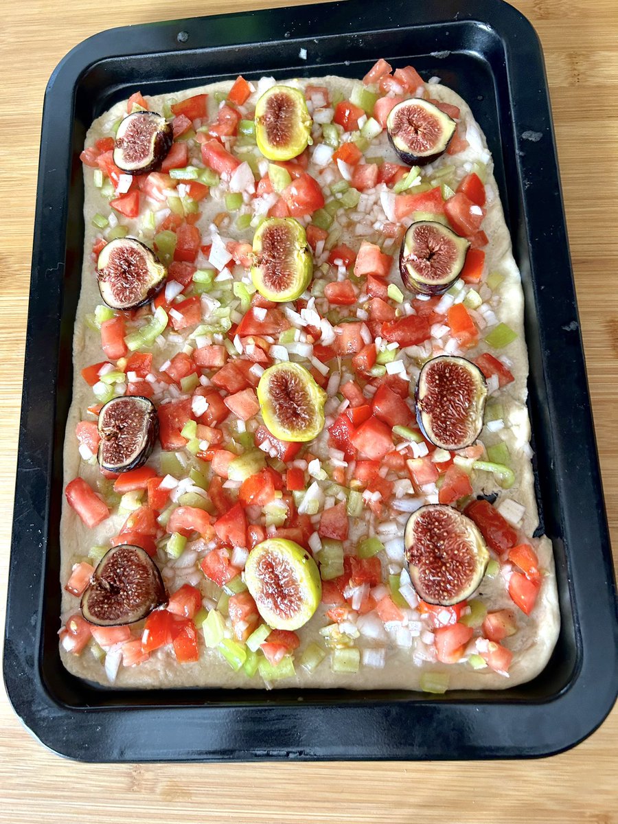 mmaremallorca's tweet image. A Mallorca tot Mallorquí #mallorca #figues #cocadetrampó #receptesdemallorca segueixme al blog : maremallorca.net