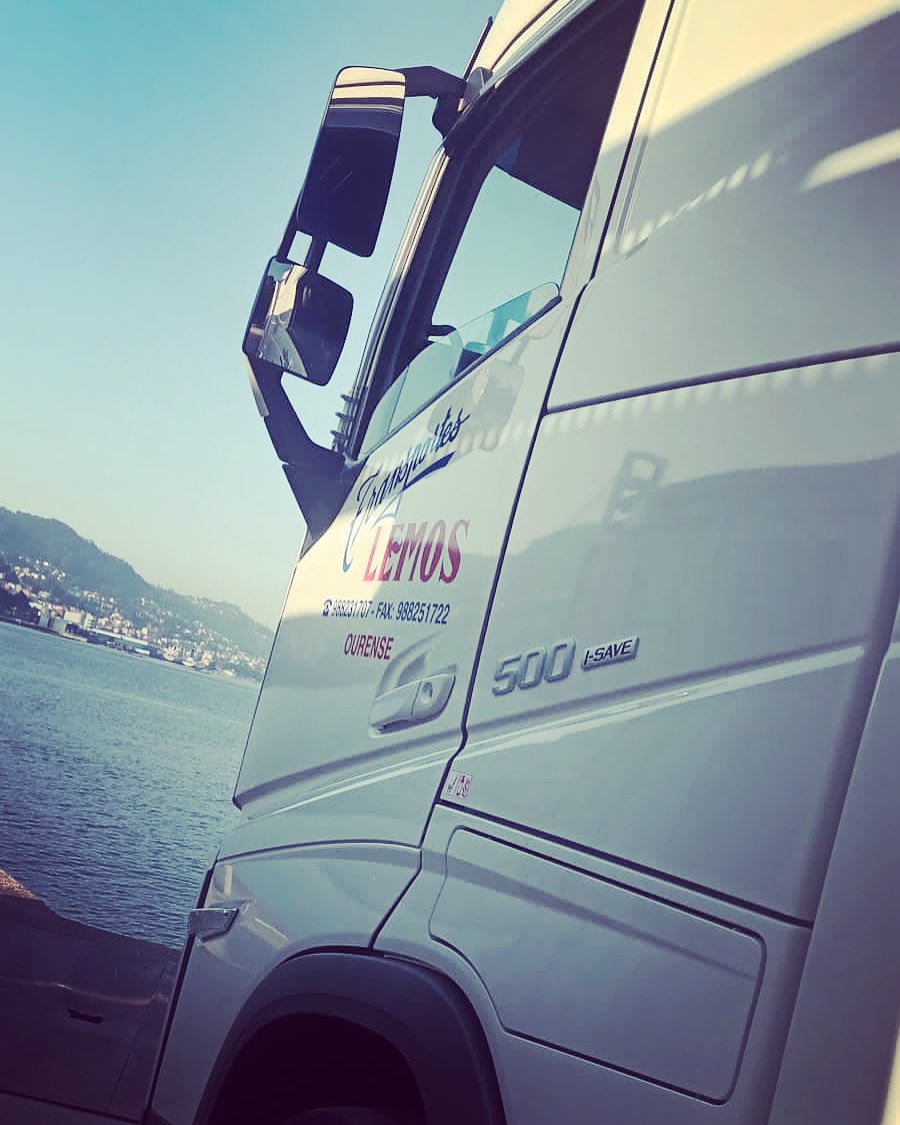 tteshnoslemos's tweet photo. Relajarse, levantar la cabeza y observar la belleza de lo que nos rodea!!

#hnoslemos #lemos #tteslemos #camion #ourense #volvo #volvotrucks #trucker #camionesespañoles #transportistas #transportistasespañoles #volvofh #fh500 #isave https://t.co/hsM6urBxyF