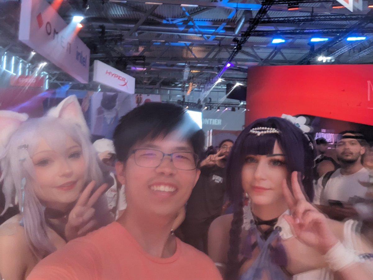 ChooJeremy's tweet photo. Pic with Kiana and Mei #gamescom2023 #HonkaiImpact3rd https://t.co/34zs8xTj45