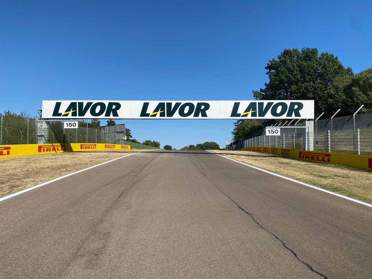 autodromoimola's tweet photo. Estesa la partnership tra l’Autodromo di Imola e Lavor.🤝🏼
Passione per l’innovazione, il motorsport e il Made in Italy sono il fulcro della collaborazione nata lo scorso anno e che prosegue dedicando al marchio il ponte che precede la Piratella.
#AutodromoImola #Lavor https://t.co/toOpdRfHcF