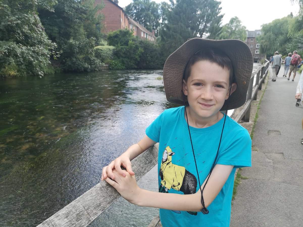 CazAdams3's tweet photo. Jack's UK stretch of his Camino Ingles fundraiser is now completed: Reading to Southampton, 66 miles! He's off to Spain in October to do the rest! 💚
https://t.co/N23wW1Fub9
@BBCGlos @GlosLiveOnline @MeganMcCubbin @Natures_Voice @RSPBEngland @SteveBackshall @Benfogle @nickyprice https://t.co/bbu9P6W2tH