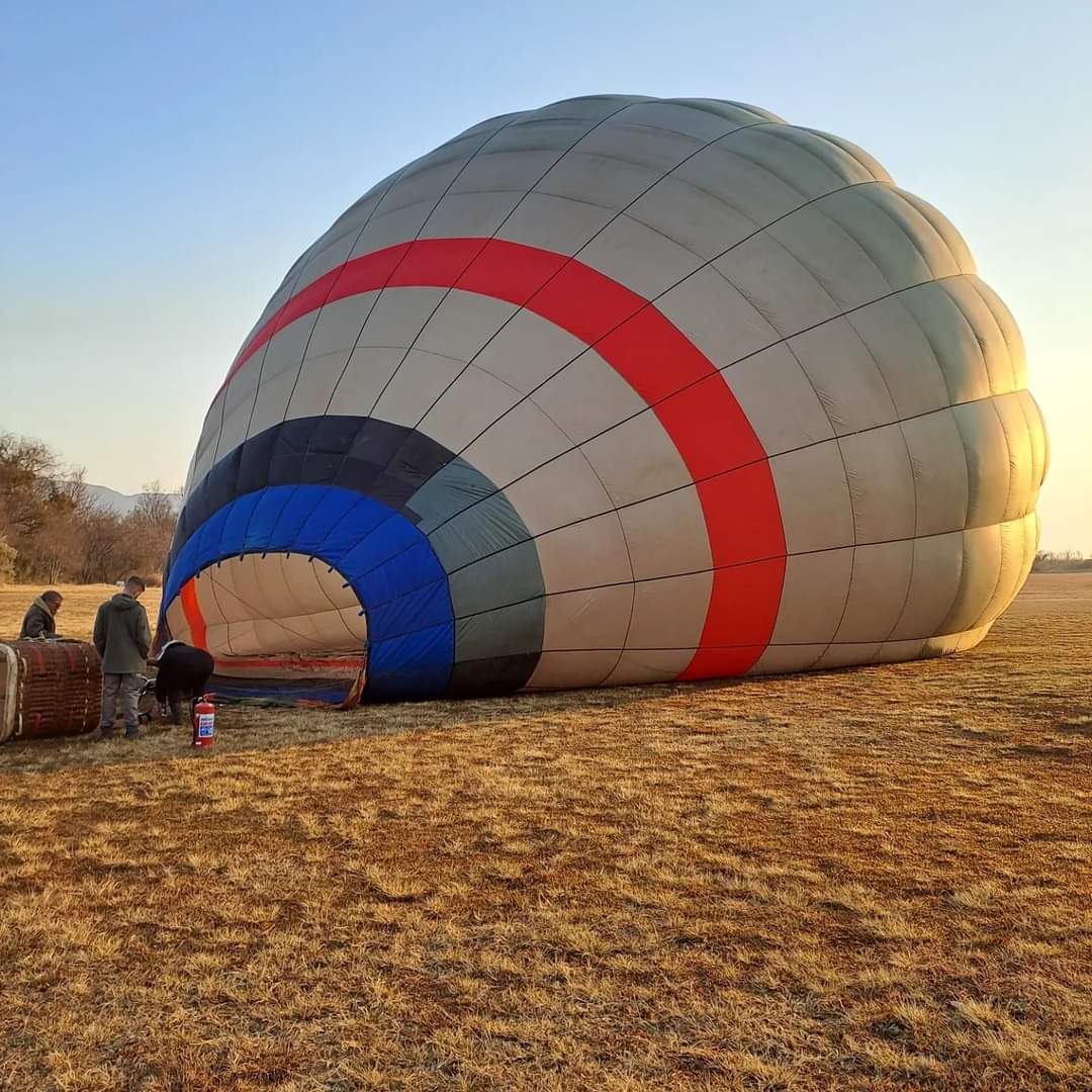 michael_maja's tweet photo. I completed my 100-hour line check flight &amp; was inaugurated as the First Black Commerical Hot Air Balloon Pilot at @harrops_balloon 🎈🇿🇦. Beyond Blessed!✊🏼 https://t.co/gserMC9yPX