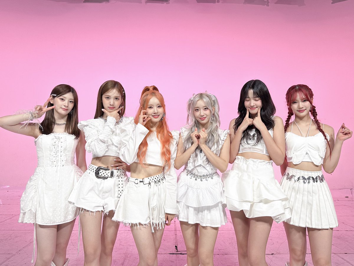 STAYC_official's tweet photo. 📸 ❥･•💖

230824
#Mnet #엠카운트다운 

오늘도 언블리🫧버블🫧
짱테이씨의 비주얼 ✨
실력 💖 그리고 사랑스러움 🩷

#STAYC #스테이씨
#TEENFRESH #Bubble https://t.co/pj22DFPp5F