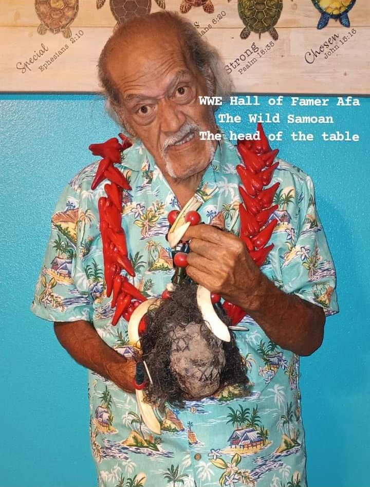 ValeAnoai's tweet photo. My dad โค๏ธ Photo taken last night. He's still got it! #wwe #wwehof #halloffame #samoandynasty #wildsamoan #wrestling #wrestler #prowrestling #legend #LEGENDARY #bloodline #acknowledge @WWE @WWERomanReigns @WWEUsos @wwe https://t.co/CHlTkp4Rpq