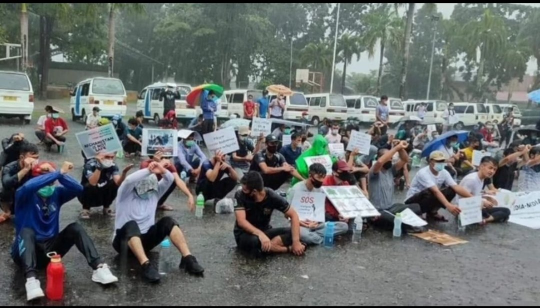 FORGOTTEN_RfGs's tweet photo. #StopHazaraGenocide
Thousands of Hazaras have risked their lives to seek safety for himself and his family, yet they have been trapped in a permanent limbo.#EndTo10YearsInLimbo
@UNHumanRights @SR_Afghanistan @UNHCRIndo @JustinTrudeau https://t.co/LF8RDN1o5r