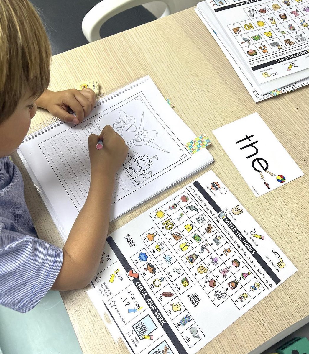 eye_words's tweet photo. Using Eyewords Cards to develop writing skills in the Jumpstart Program at Innerchild. Thanks for sharing. #SoR #ELL https://t.co/kGWXwQrexC