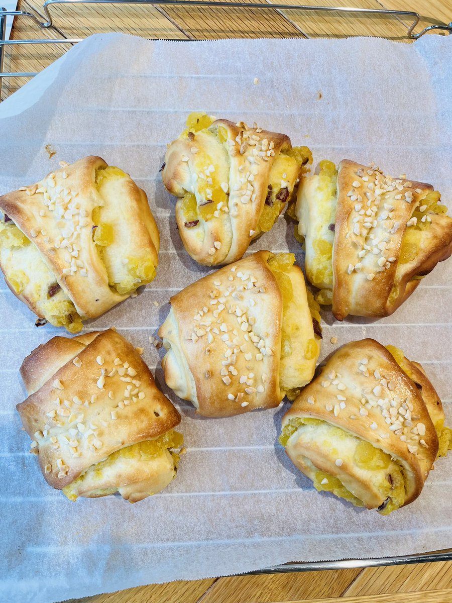 優香ちゃんと🍞習ってきました^_^
スイートポテトブレッド🍠
焼き立て最高〜
コーヒー☕️飲みながら美味しかったです✨
今日も優香ちゃん可愛かった♪ https://t.co/JyNB67wSoQ