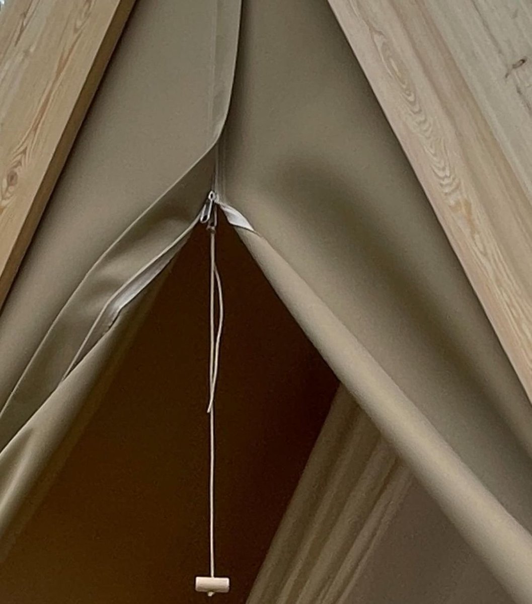 trunk_outdoors's tweet photo. Realign zipper teeth with pliers. Install new slider if needed. Lubricate zipper with wax or silicone spray. 🏕️ Slowly zip closed while holding fabric. #TentTips #CampHacks #ZipperFix https://t.co/b59wZtZbIR