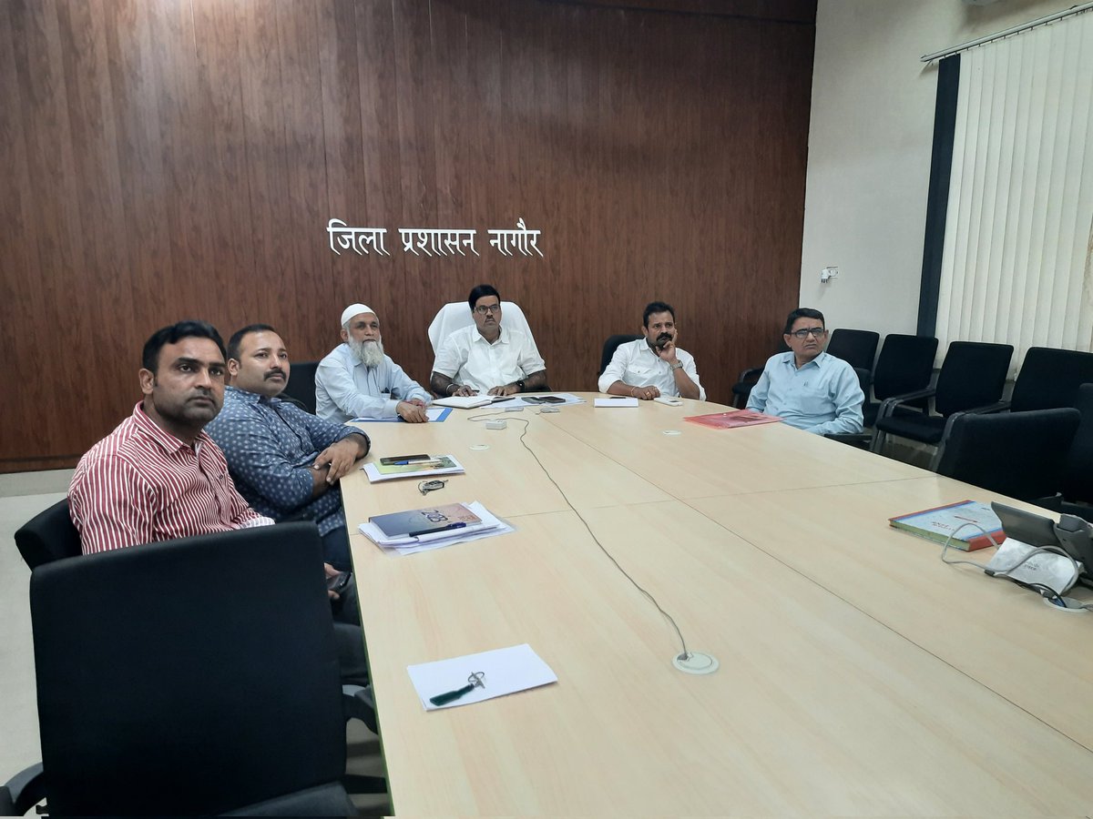 IECNHMNagaur's tweet photo. #vikshit_rajasthan
#vision_document
मुख्यमंत्री अशोक गहलोत के विकसित राजस्थान 2030 को लेकर आयोजित वीडियो कॉन्फ्रेंस को संबोधित करतीं अतिरिक्त मुख्य सचिव चिकित्सा स्वास्थ्य श्रीमती शुभ्रा सिंह व मिशन निदेशक डॉक्टर जितेंद्र कुमार सोनी। https://t.co/wVIJB2ZVni