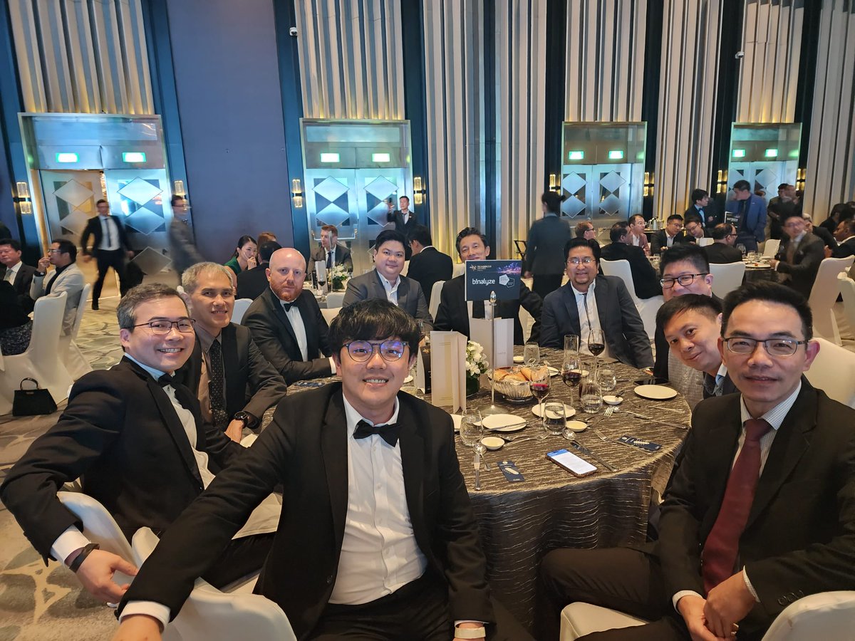 Our team had a fantastic evening hosting a roundtable with Athena Dynamics at the SG Techblazer Awards in Singapore! It gave us an excellent opportunity to connect and form new relationships. 👉 ow.ly/AKns50PAI7s #SGTech #GalaDinner #TechblazerAwards #DFIR #Event