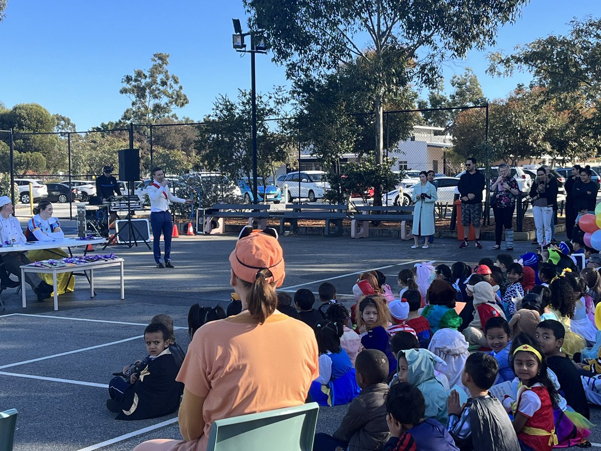 I love Book Week at Mercy. Our amazing McAuley librarians ensure there are many celebrations of books and literature throughout the whole week. From the long lunch, poetry reading competitions (staff and students), performances and the wonderful parade. #InspiringFuturesTogether