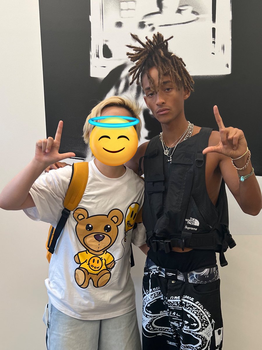 GODOFJBIEBER's tweet photo. 📍今日のジェイデンスミス
は、ゴッドオブジャスティンビーバーと写真を撮ってくれました📸
MSFTSrepとニューバランスのコラボ記念でパーティー中です!👟
日本満喫してください!!✌️
#ジェイデンスミス
#JadenSmith
#msftsrep https://t.co/S6KI5MUAJW