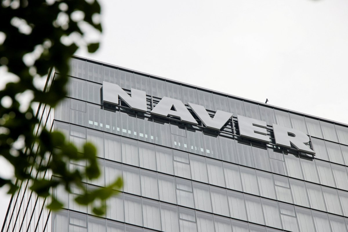 solicydotnet's tweet photo. 🚀 Naver Corp unveils CLOVA X, a chatbot like #ChatGPT for Korean users, and introduces CUE, a search tool powered by HyperCLOVA X.

Testing starts Aug 24!

#AI #Chatbot #HyperCLOVA https://t.co/iWsvoLEzz8
