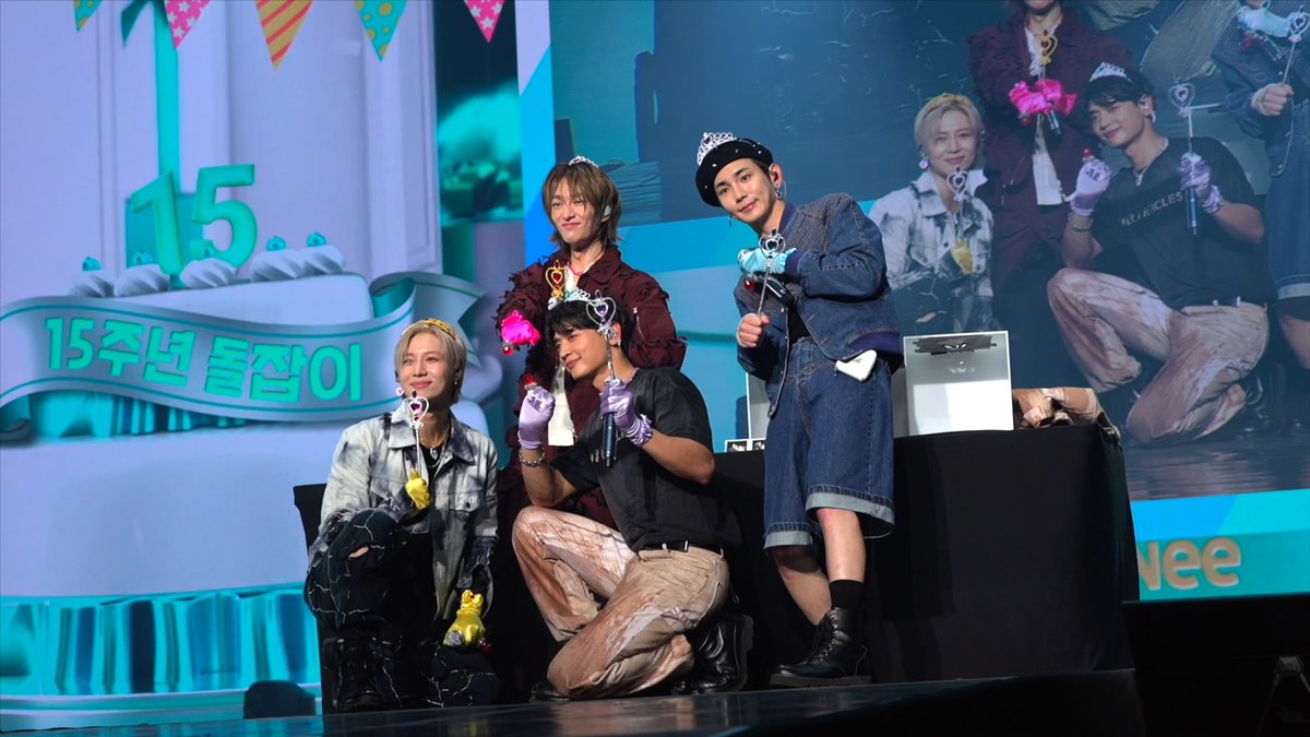 SHINee's tweet photo. 2023 SHINee FANMEETING ‘Everyday is SHINee DAY’ : [Piece of SHINE] Behind | SHINee 샤이니

https://t.co/yw9inbwyxj

#샤이니 #SHINee
#ONEW #온유 #KEY #키 
#MINHO #민호 #TAEMIN #태민
#SHINee_FANMEETING
#EverydayisSHINeeDAY_PieceofSHINE
#EverydayisSHINeeDAY_PieceofSHINE_SHINee_FANMEETING