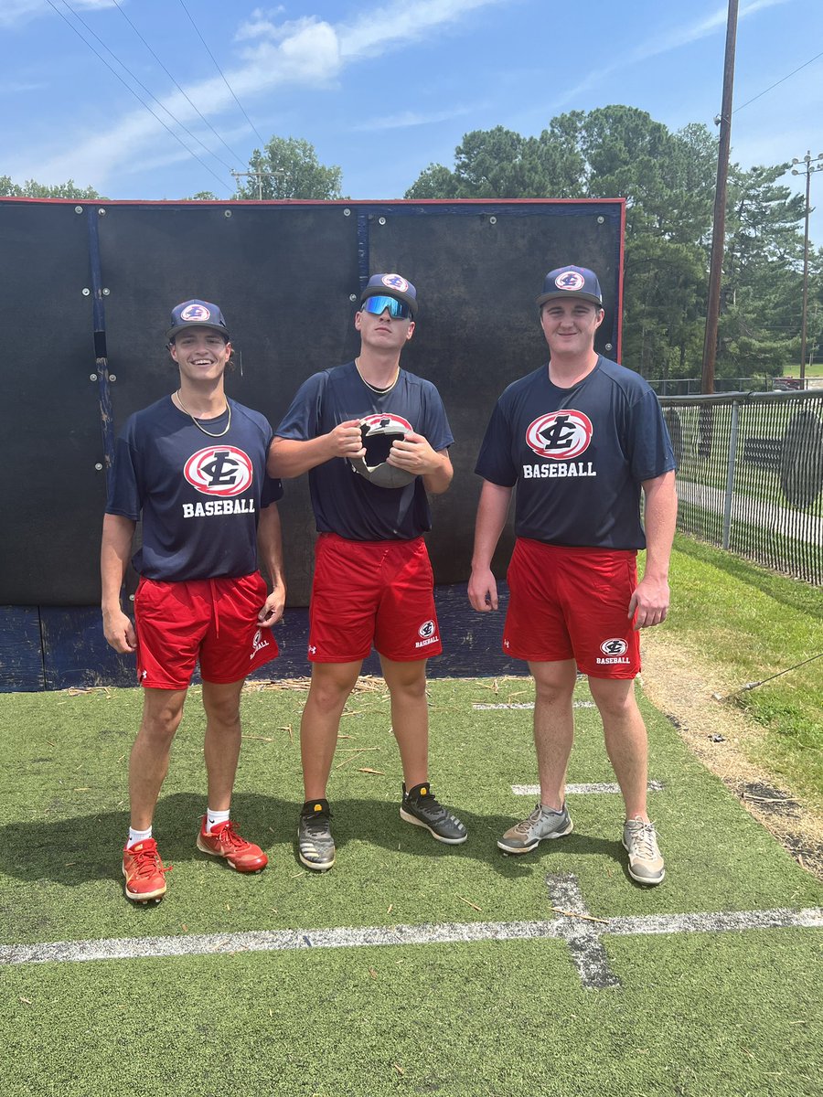 LCbaseballnews's tweet photo. Pitchers are athletes too… #Rollcanes https://t.co/JI0AhdvFg6